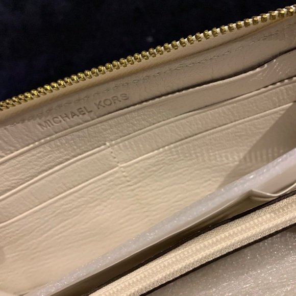 MICHAEL KORS Vanilla Gold Studded Long Wallet - Picture 7 of 14